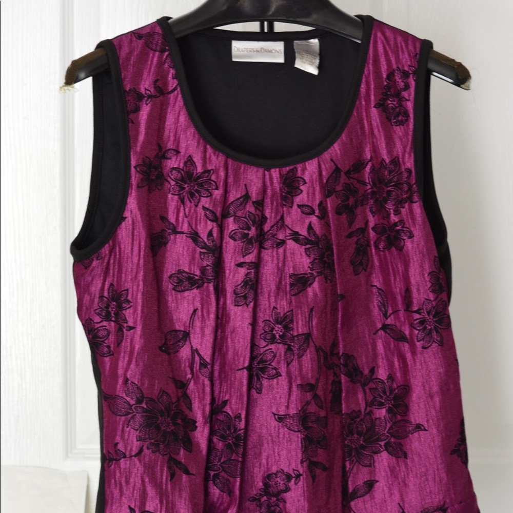 Women’s tank top. (Brand New/Sample)